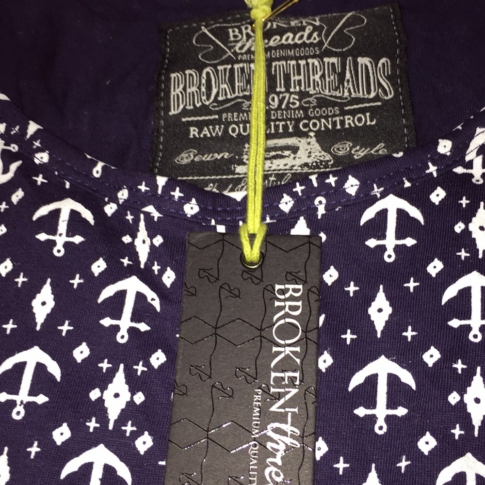 Broken Threads Tank Size Medium NWT - Picture 2 of 8